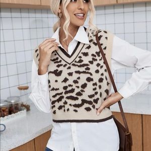 V- Neck Leopard Pattern Sweater Vest